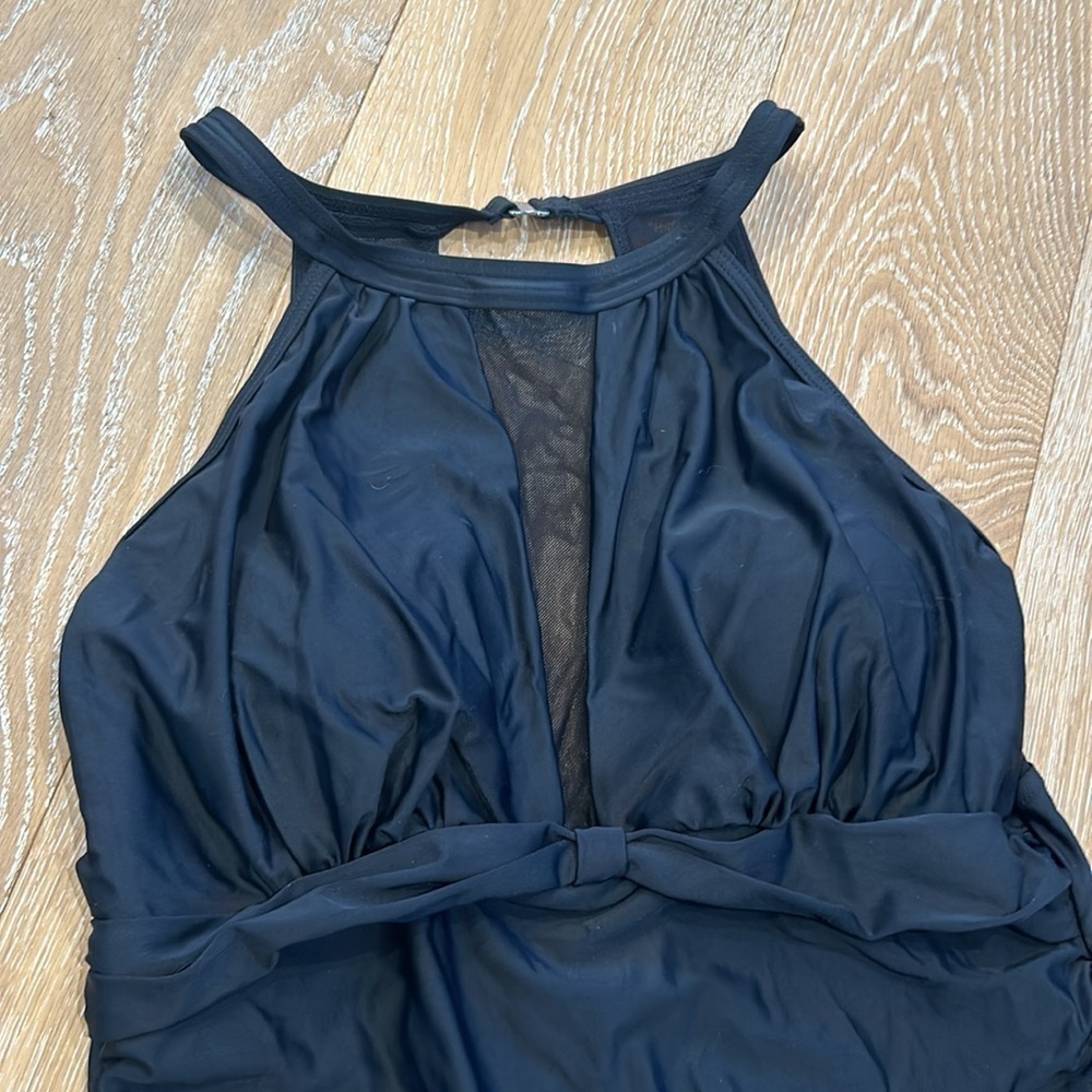 Amazon Swimsuit - Picture 2 of 8